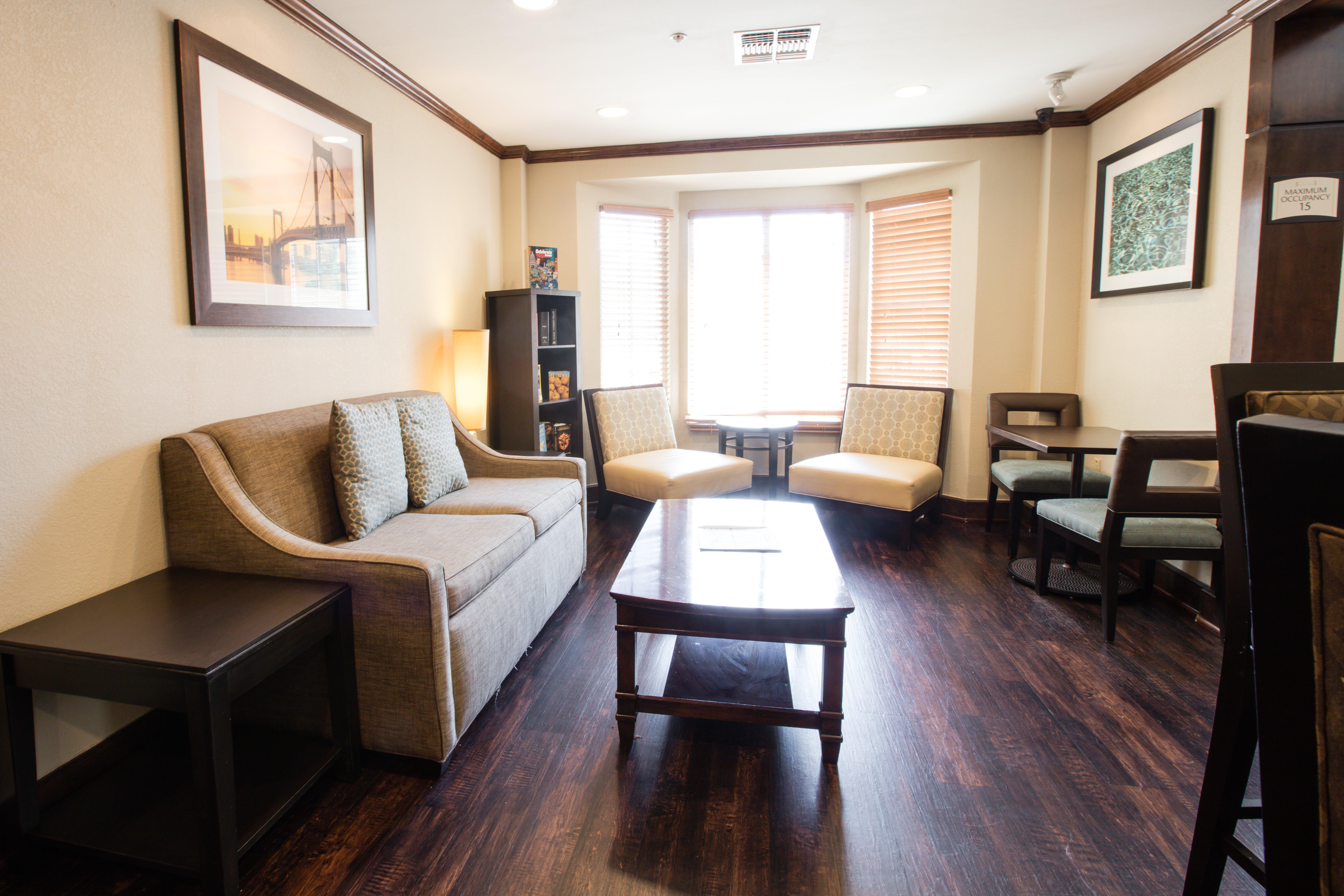 Staybridge Suites Austin Airport By Ihg Zewnętrze zdjęcie